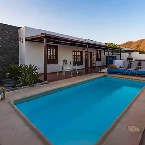 https://villa-pola-marinas.in-canary-islands.com